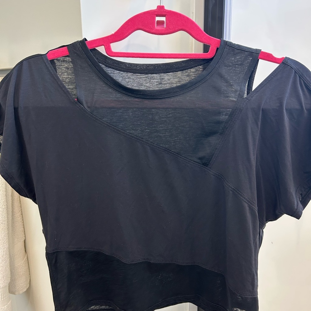 Lululemon Black Women’s Short Sleeve Layered Mesh Top cutouts